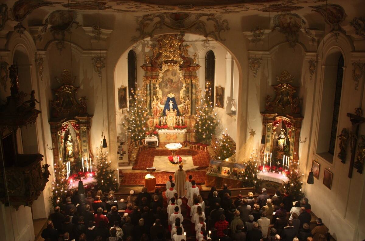 Navidad 2022: Qué es la Misa de Gallo y cuándo se celebra