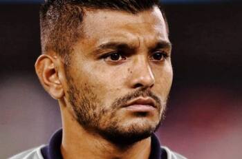 Sevilla aparta la mirada de Tecatito Corona para el mercado invernal