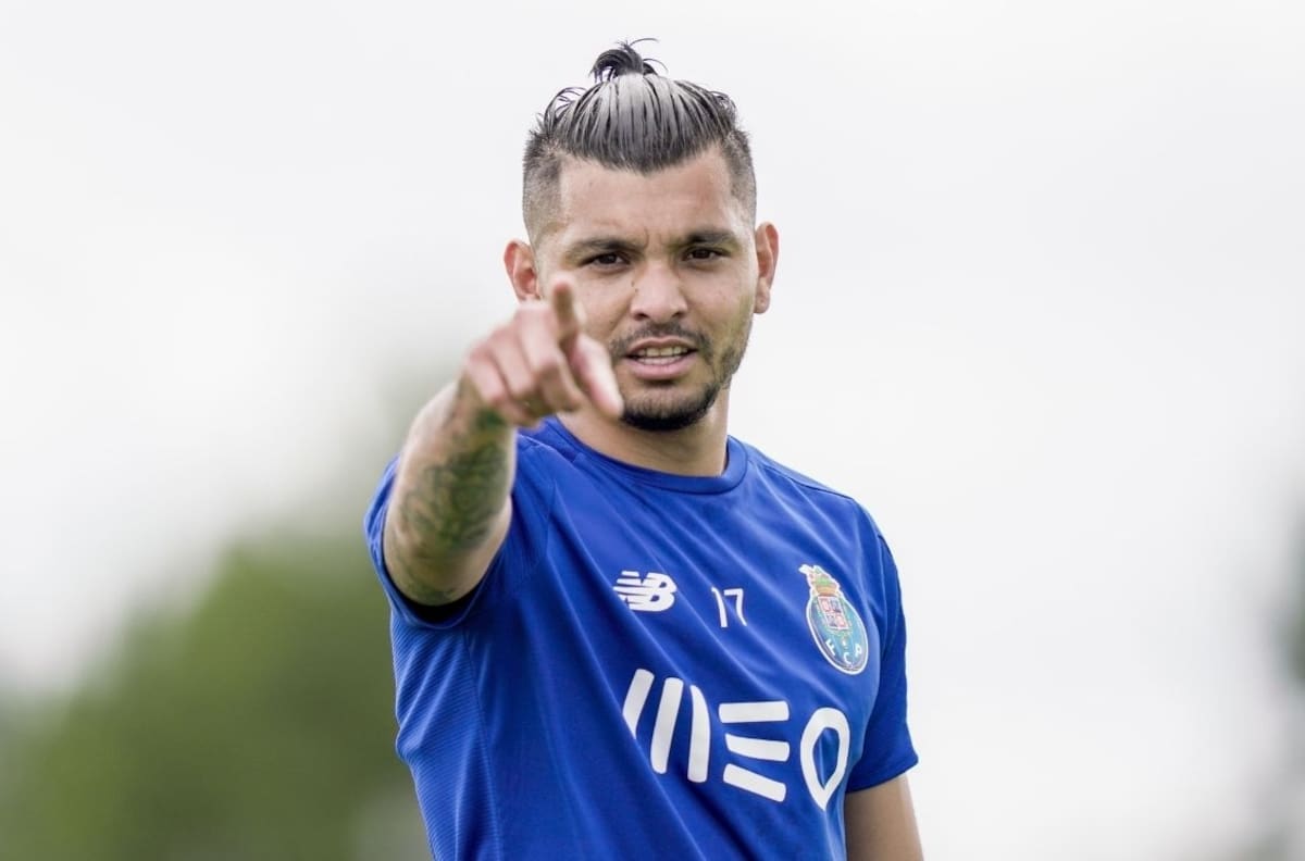 ¿Se va?: Porto presentó nuevo uniforme sin Tecatito Corona