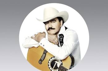 A siete años de la muerte de Joan Sebastian continúan los problemas entre su familia