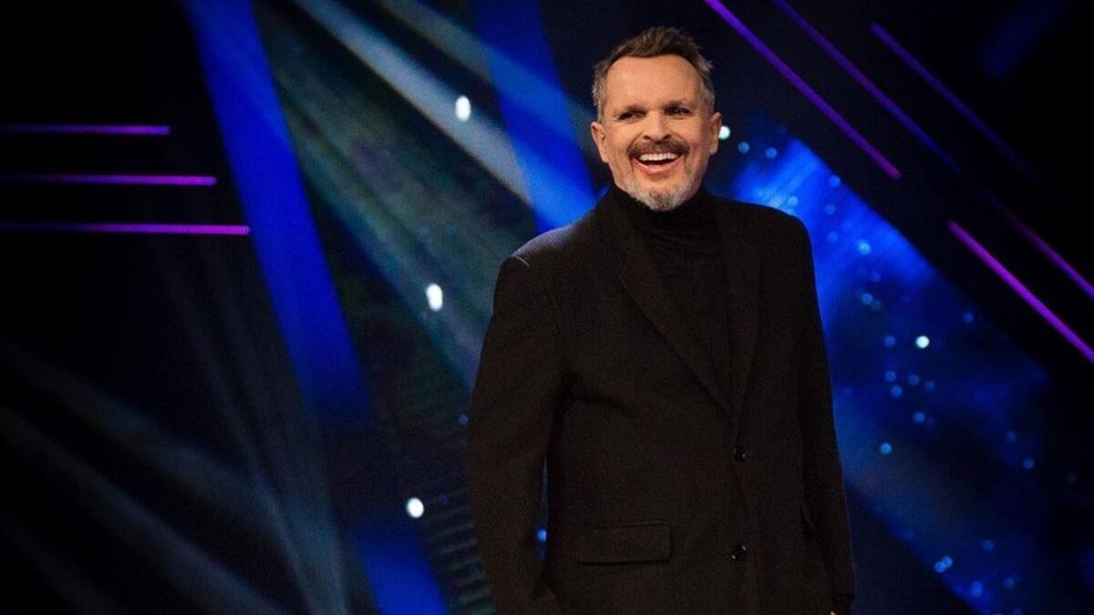 Miguel Bosé desató críticas y preocupación por su salud durante el estreno de “La Voz”