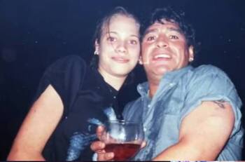 Maradona agredía físicamente a su novia de 16 años: "Me subió por toda la escalera por los pelos"