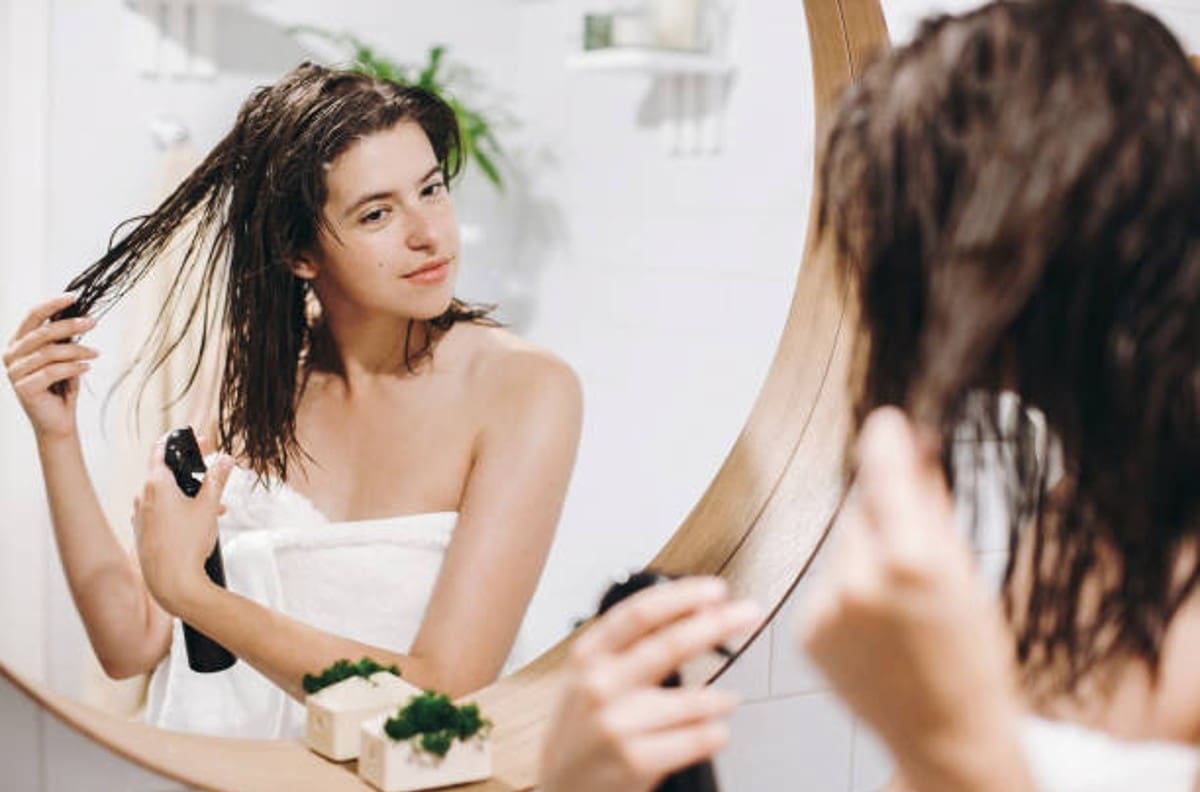 ¿Cómo evitar el frizz en días lluviosos? Descubre los mejores consejos para eliminarlo