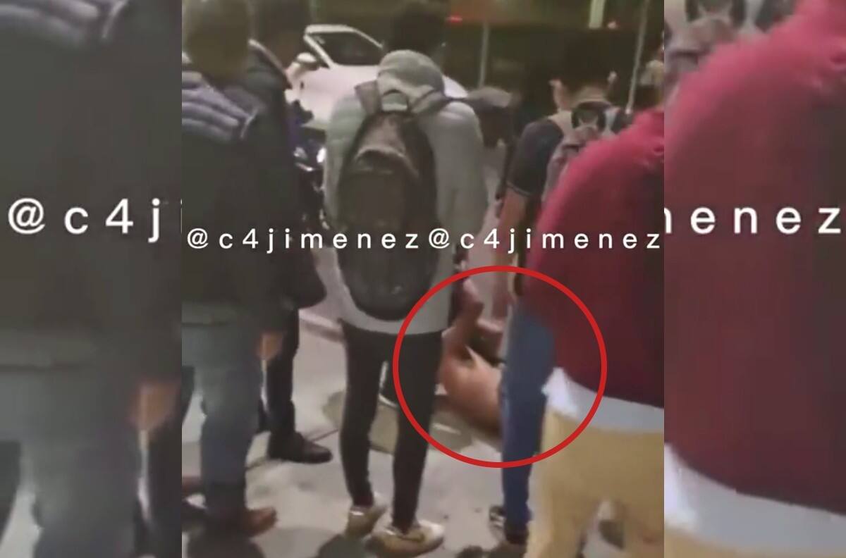 Víctimas de robo golpean brutalmente a asaltante en CDMX