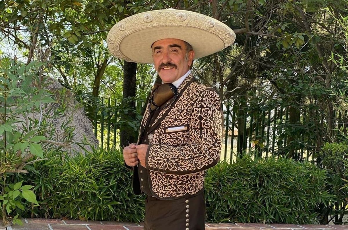 Vicente Fernández Jr. se encuentra internado por su problema de adicción al juego