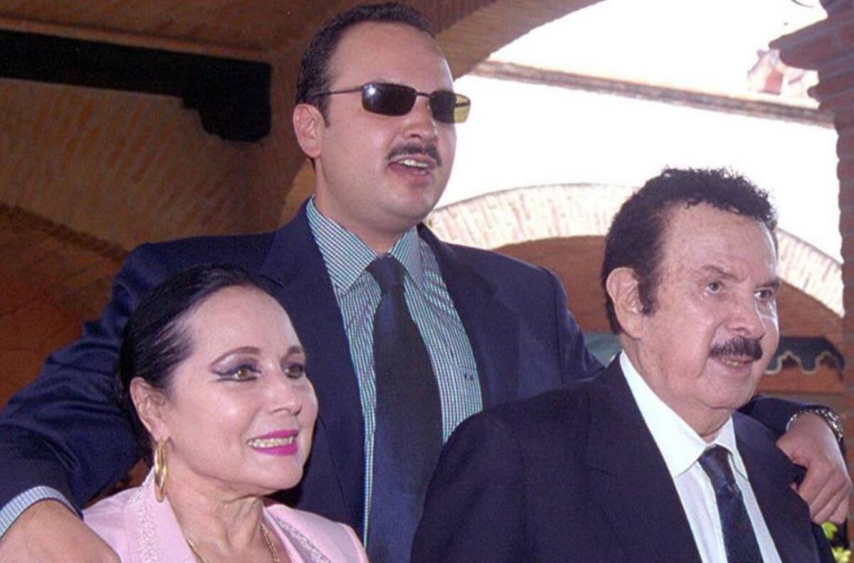 Pepe Aguilar confesó tuvo una adolescencia "mocha" y estricta por Antonio Aguilar y Flor Silvestre