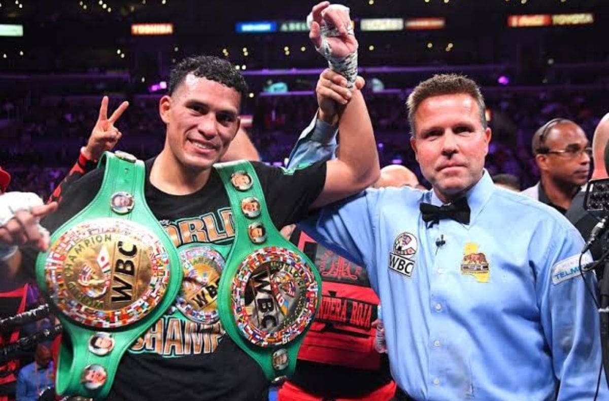 David Benavidez asegura que el ‘Canelo’ Álvarez tiene privilegios en el CMB