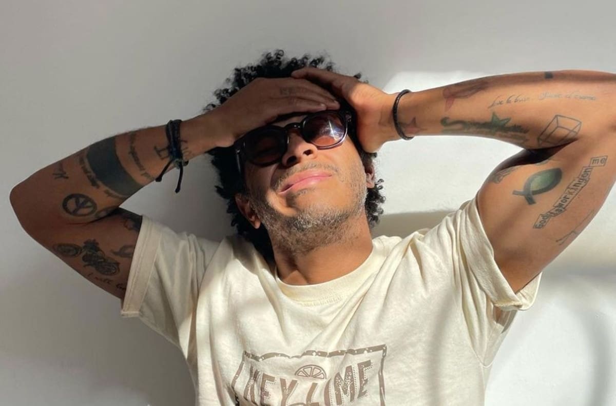 Kalimba confiesa que sufrió discriminación por sus tatuajes y perforaciones