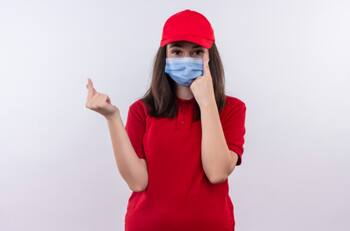 Mesero exhibe a cliente tacaño, le dio 7 pesos de propina