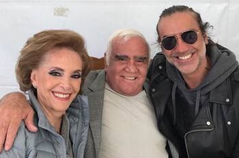 (VIDEO) Alejandro y Alex Fernández dedicaron emotiva canción a Doña Cuquita