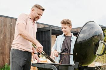 Chat GPT nos entregó los mejores 8 regalos para papás parrilleros en este Día del Padre