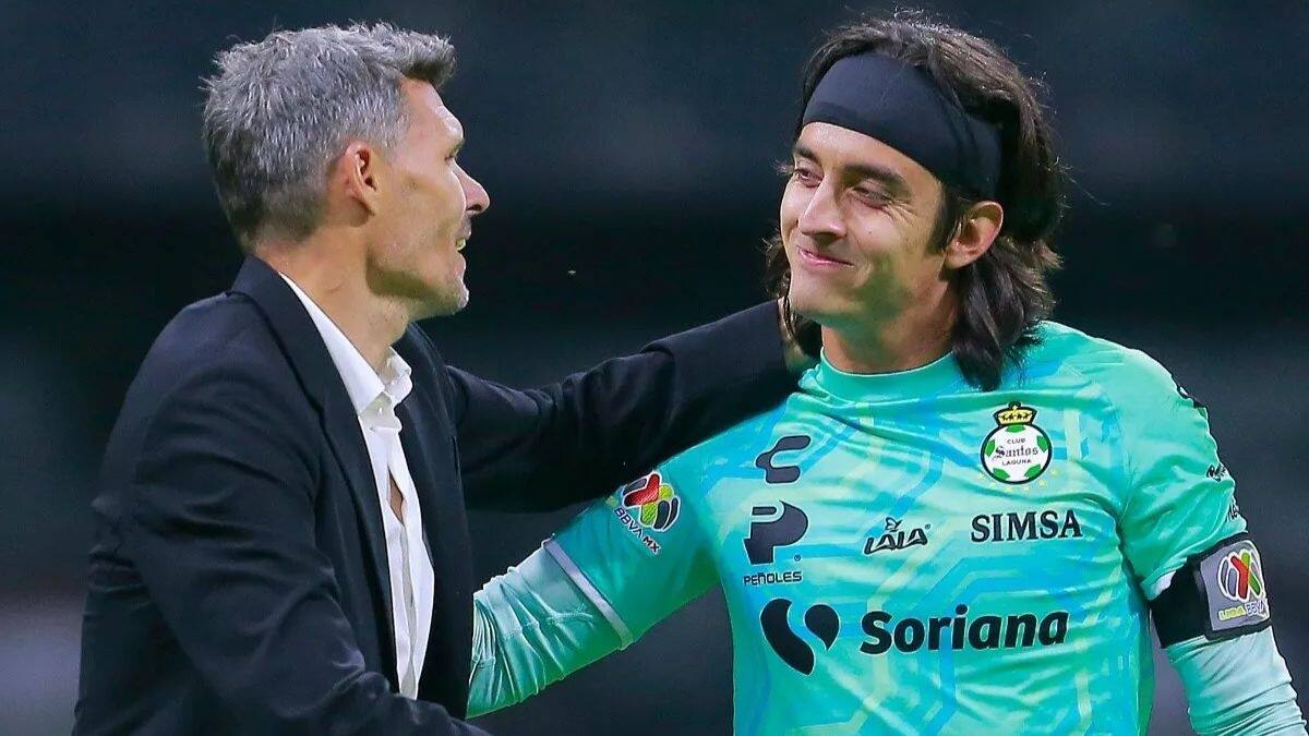 Los dos futbolistas que ofrece América a cambio de Carlos Acevedo, portero de Santos Laguna