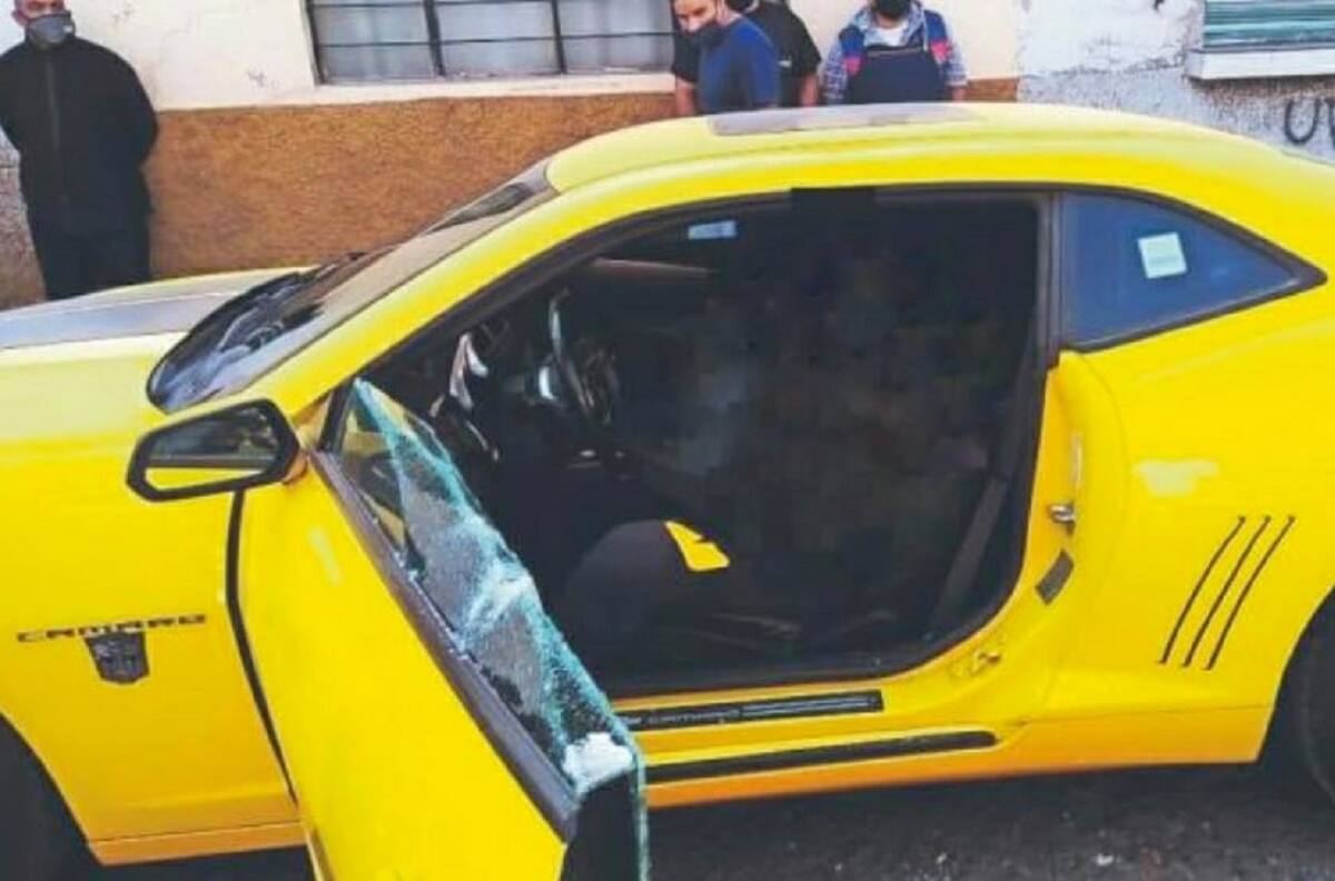 Muerte violenta: Aniquilan a tiros a un hombre tras salir del gym a bordo de un Camaro