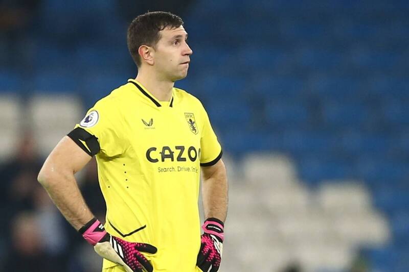 Jugando para Aston Villa.