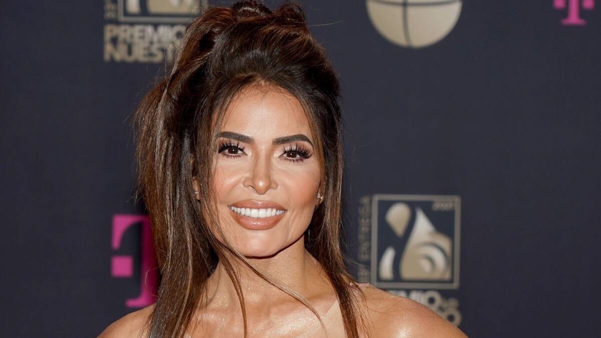 Gloria Trevi lució espectacular en "Premio Lo Nuestro" donde recibió el premio a "Trayectoria Musical"