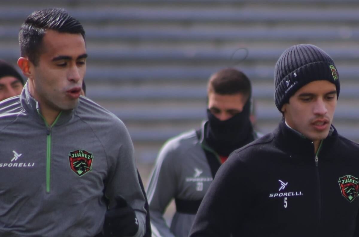 Juárez y los Gallos Blancos del Querétaro empataron tras error de Talavera