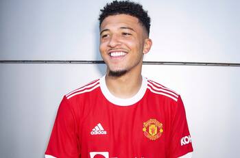 Oficial: Jadon Sancho firmó con el Manchester United