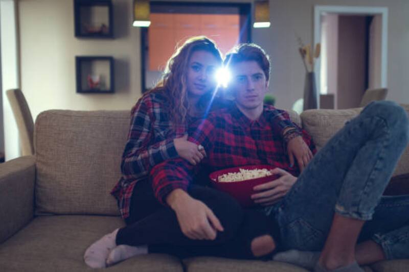 Descubre que película romántica eres de acuerdo con el signo del Zodiaco bajo el que naciste.