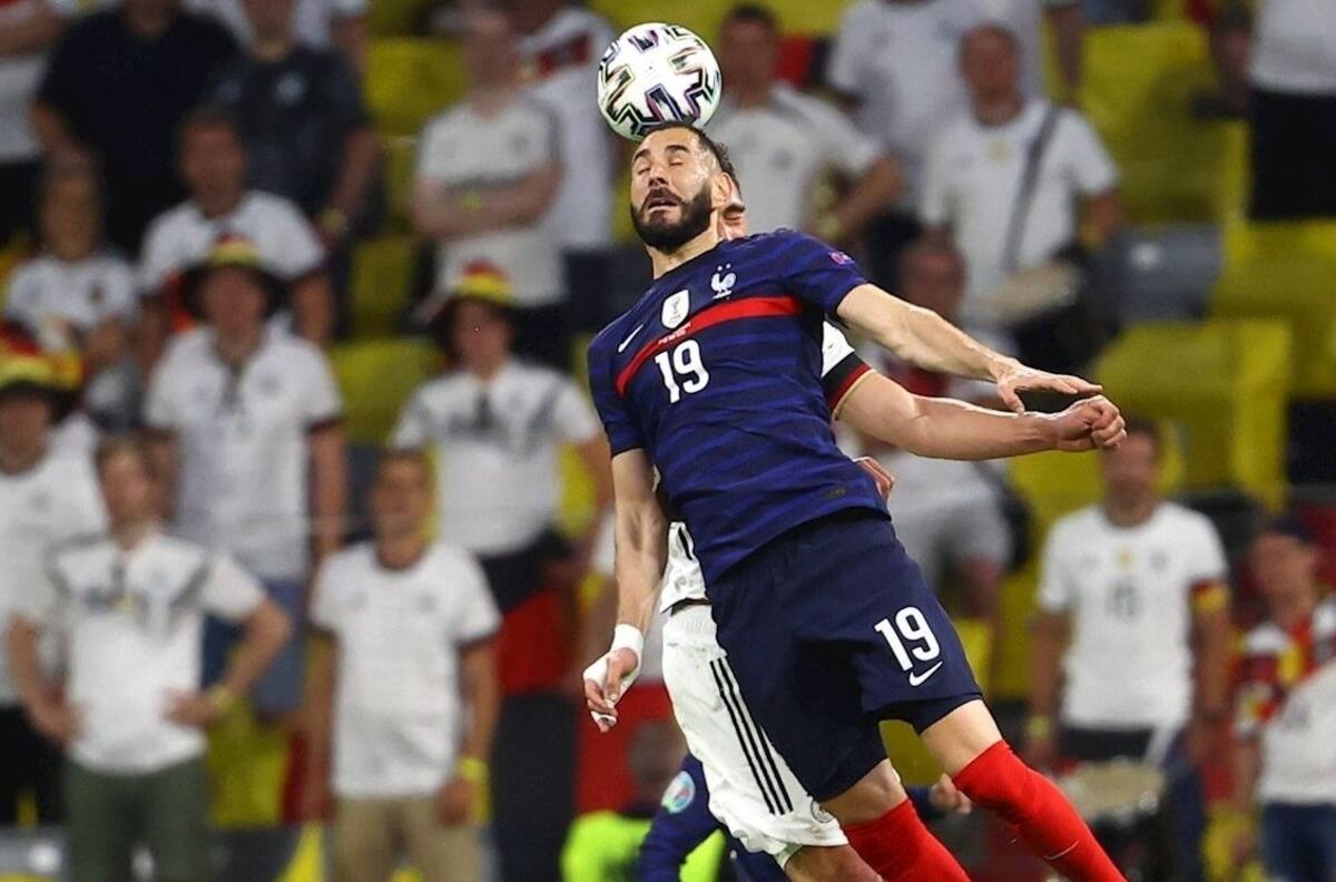 Francia se impone a Alemania con un autogol de Hummels