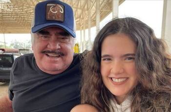 Camila Fernández comparte foto inédita junto a Vicente Fernández cuando estaba embarazada