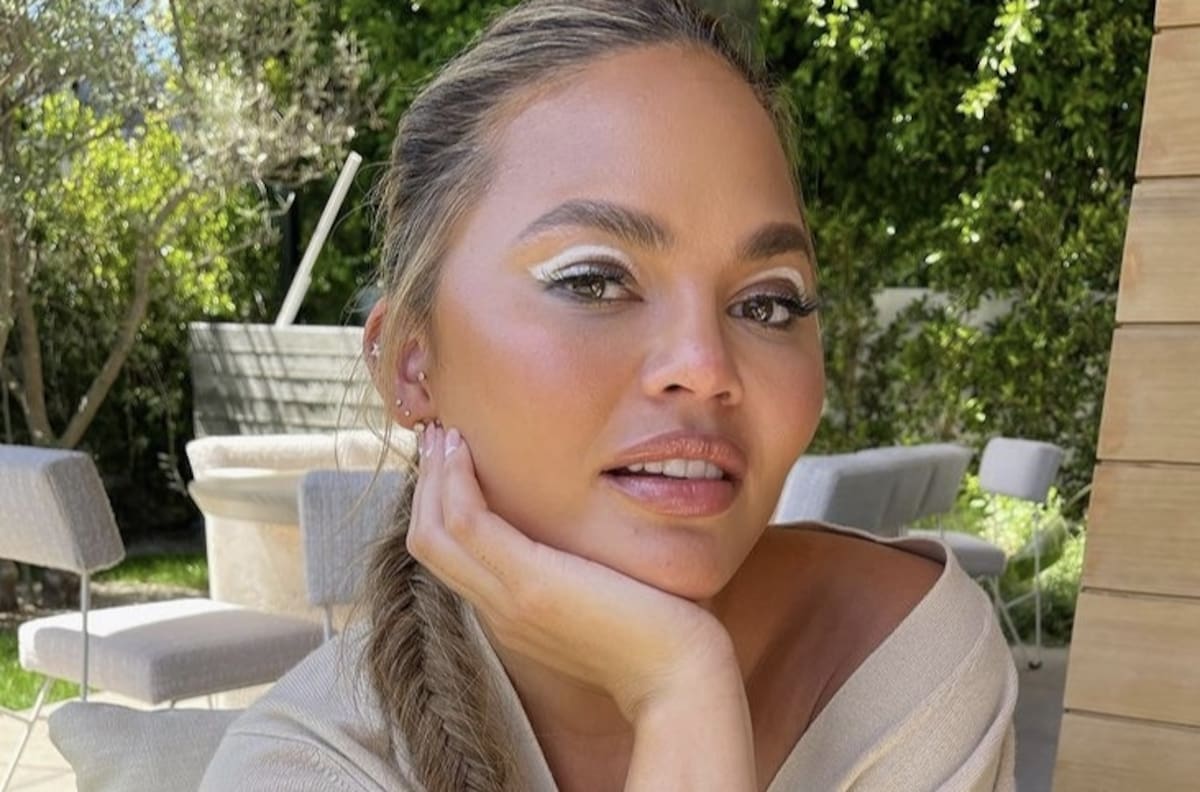 Chrissy Teigen destruye la pared de su mansión de 18 MDD, y lo hizo por un hámster