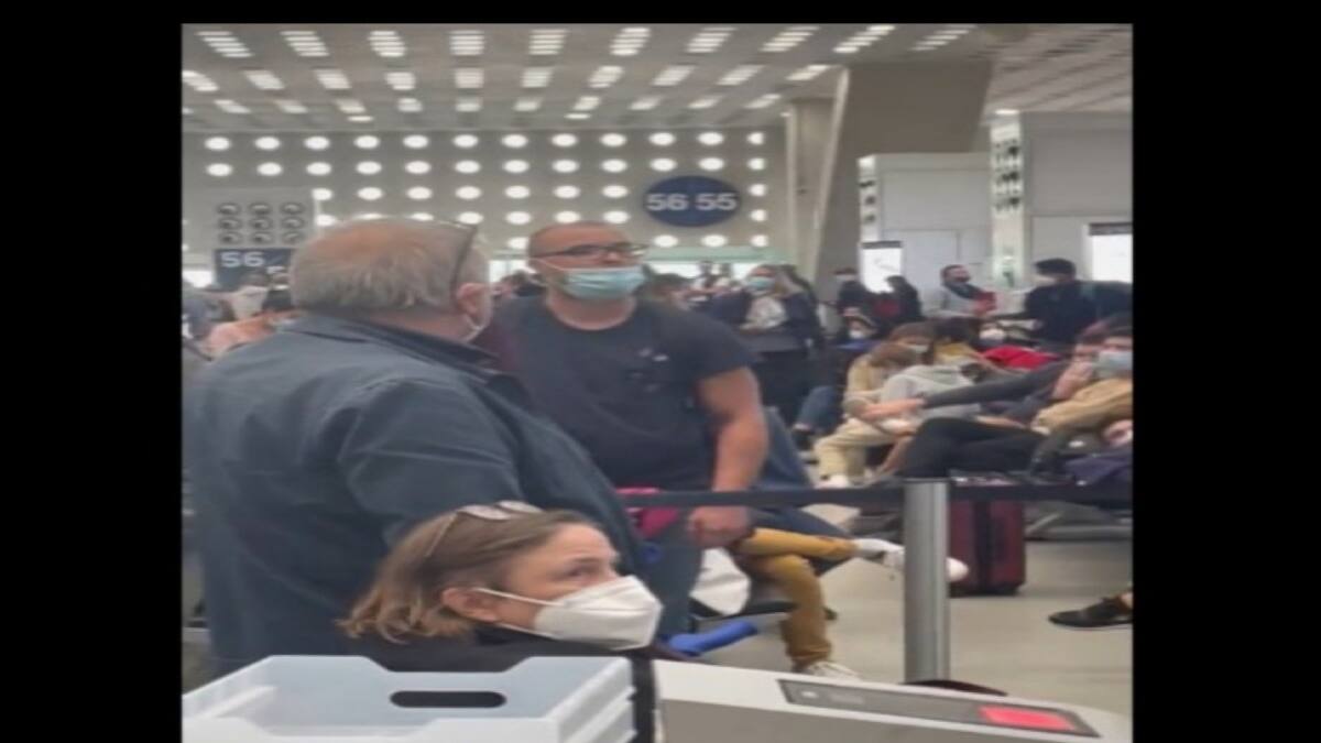 Videos: ¡Un caos! Vuelos retrasados, pasajeros varados, así luce el aeropuerto de la CDMX