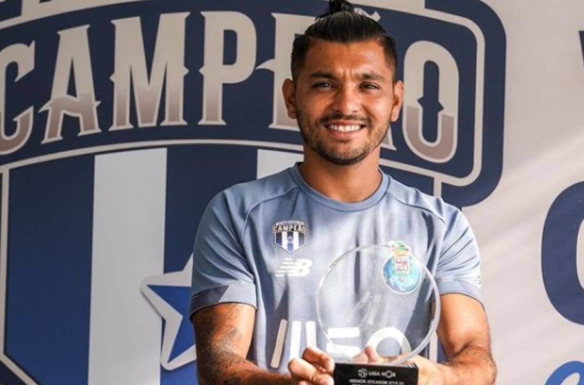 Tecatito Corona queda fuera de la convocatoria del Porto; Milán a la espera