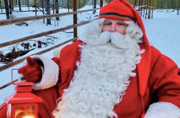 ¡Santa Claus héroe! Repartidor disfrazado detuvo a un ladrón (video)