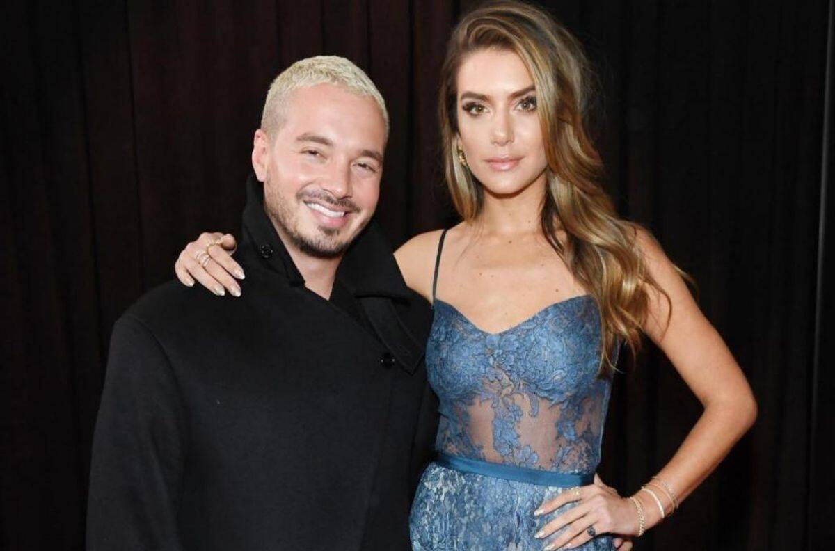 ¡J Balvin y Valentina Ferrer confirman embarazo en portada de Vogue México!