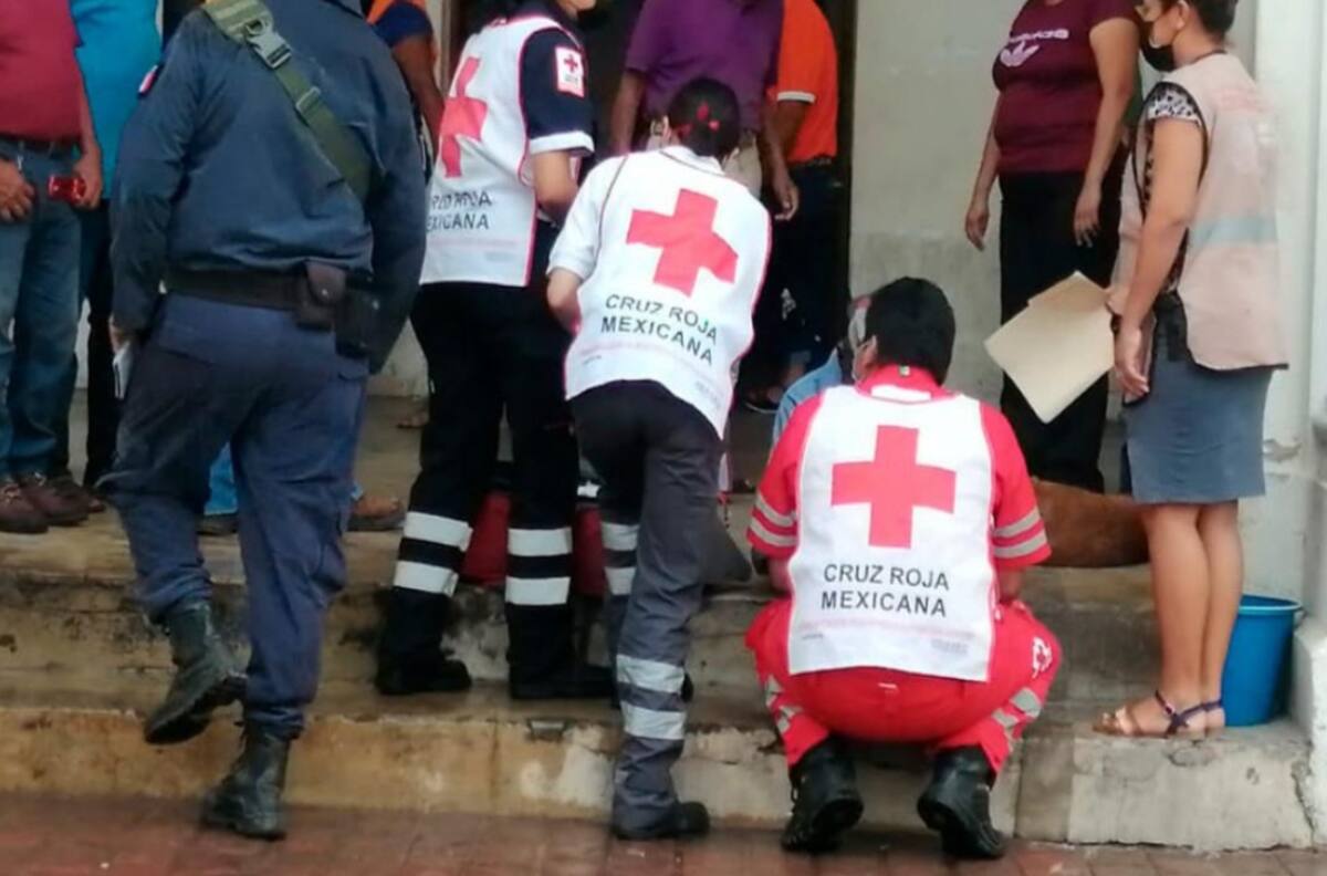 Auxilian a hombre que creían muerto, pero estaba crudo y pidió más mezcal