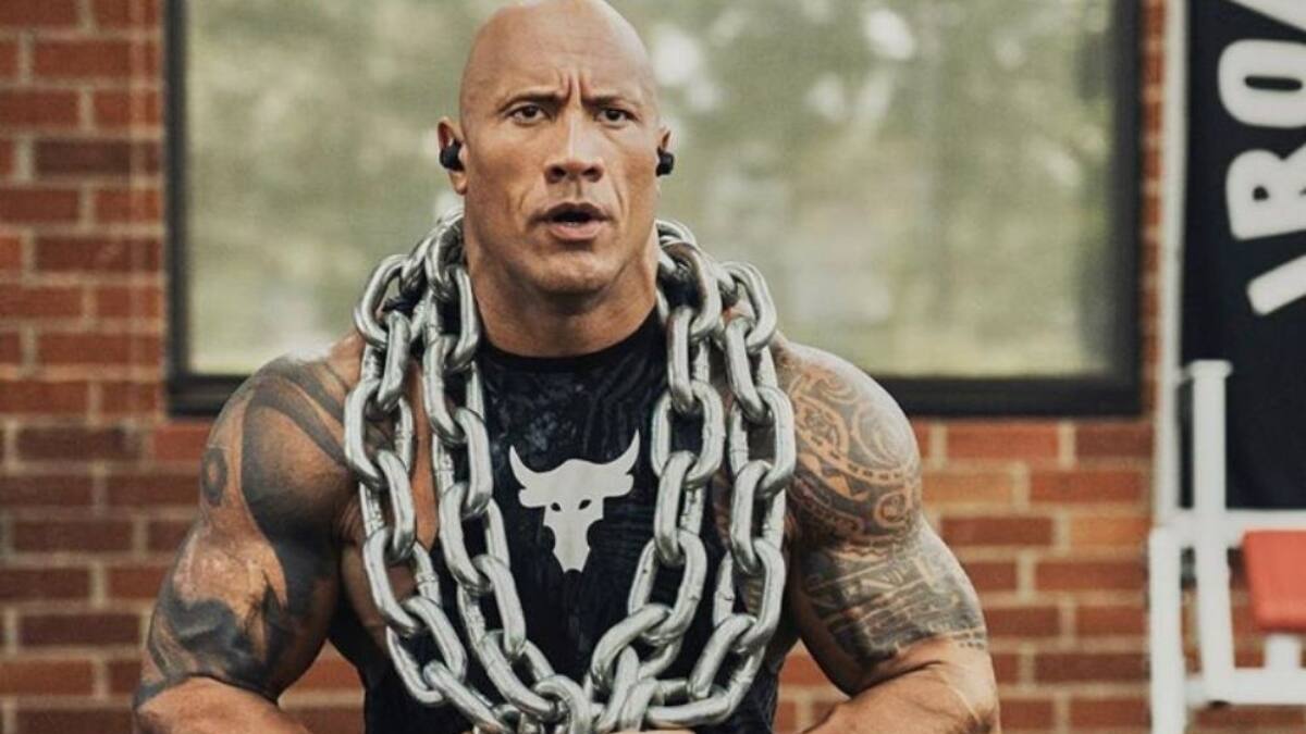 Dwayne Johnson "La Roca" mostró su musculoso cuerpo mientras entrena para la película "Black Adam"