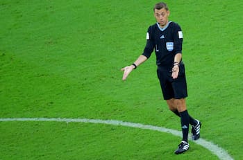 Le “robó” un gol a Alexis Sánchez y preocupa al Inter de Milán: el controvertido árbitro que definirá al primer finalista de Champions