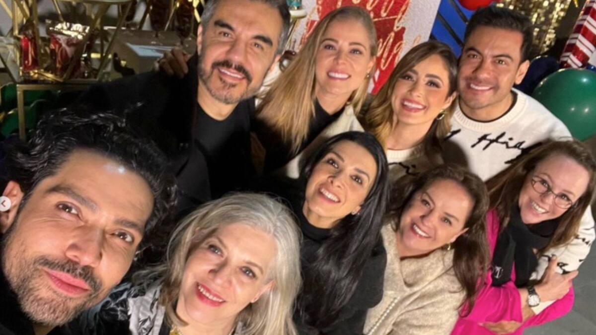 Carlos Rivera y Cynthia Rodríguez organizan divertida posada con las Pandora y Adrián Uribe