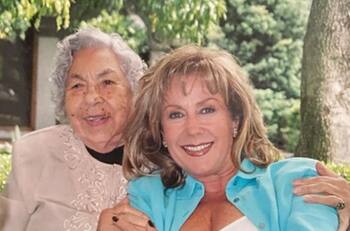 “Creí que no regresaría”: Abuelita de Laura Zapata y Thalía salió del hospital y ya se recupera en casa