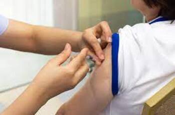 Israel autorizó la tercera dosis de la vacuna Pfizer para mayores de 60 años