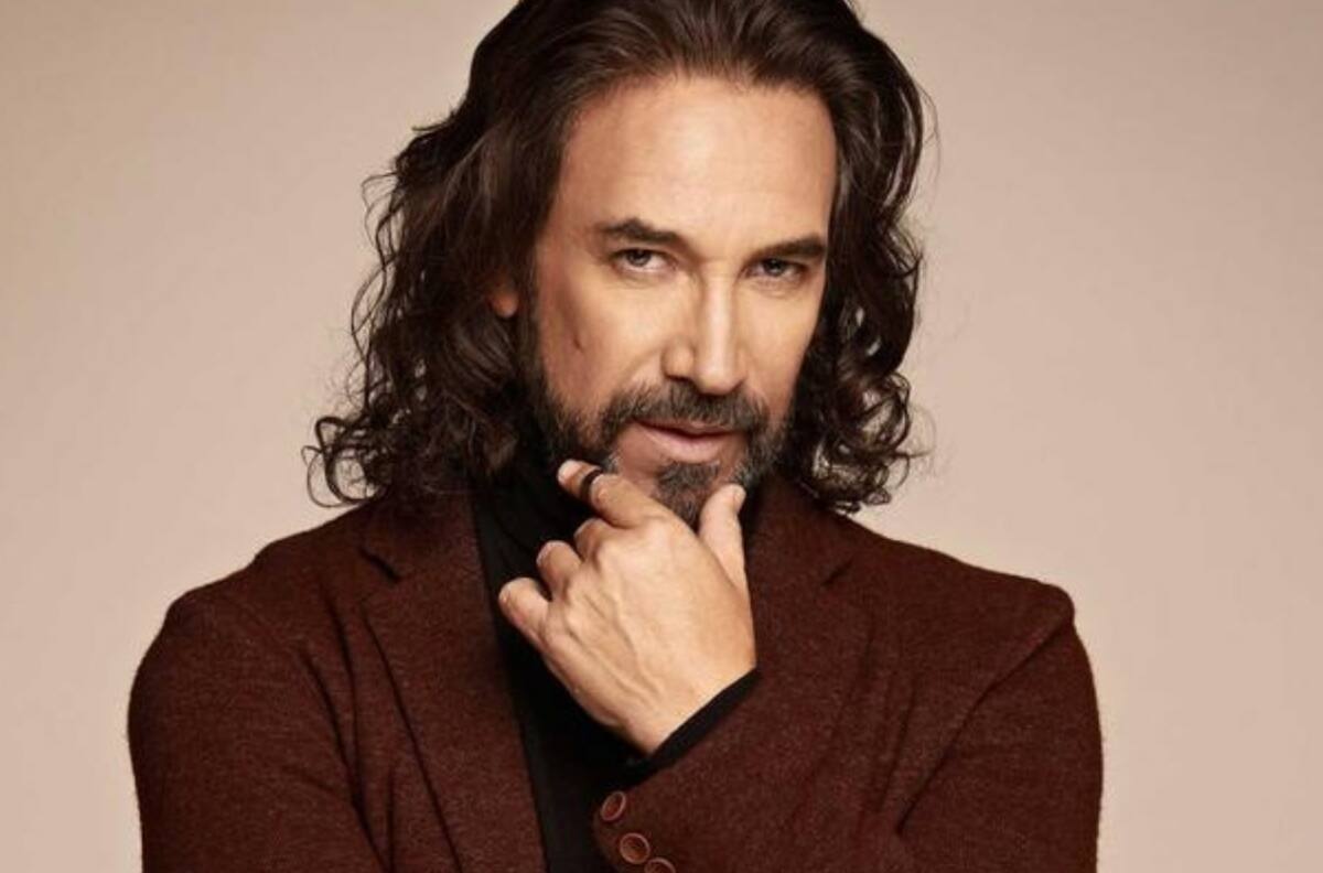 Marco Antonio Solís tuvo controversial romance con una cantante menor de edad