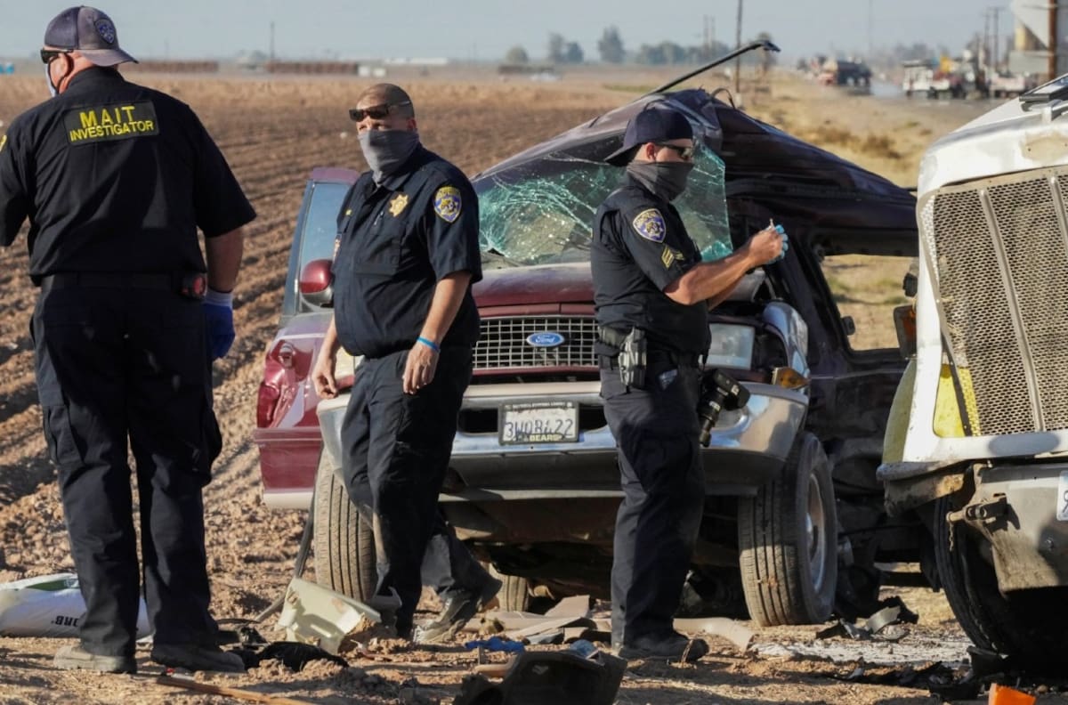Alrededor de 10 mexicanos fallecidos por accidente automovilístico en California