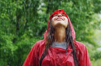 Conoce los mejores 4 consejos para abrigarse en días de lluvia