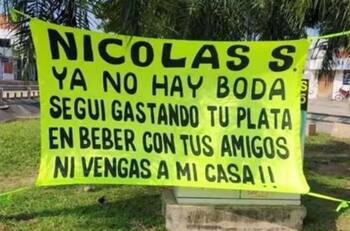 Joven se entera que su novia canceló la boda por un cartel: “sigue gastando tu plata en amigos”