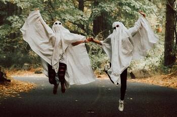 5 ideas de disfraces para Halloween con ropa de tu casa