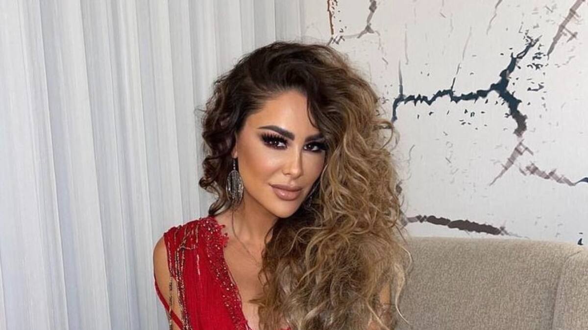 Ninel Conde causa sorpresa al cantar en bares y taquerías
