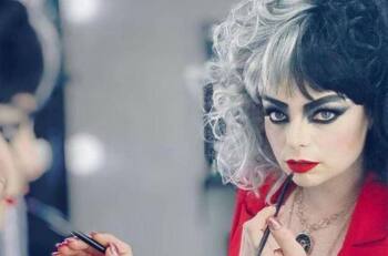 Violeta Isfel se disfraza de "Cruella" en Tik Tok y la llaman la Emma Stone mexicana