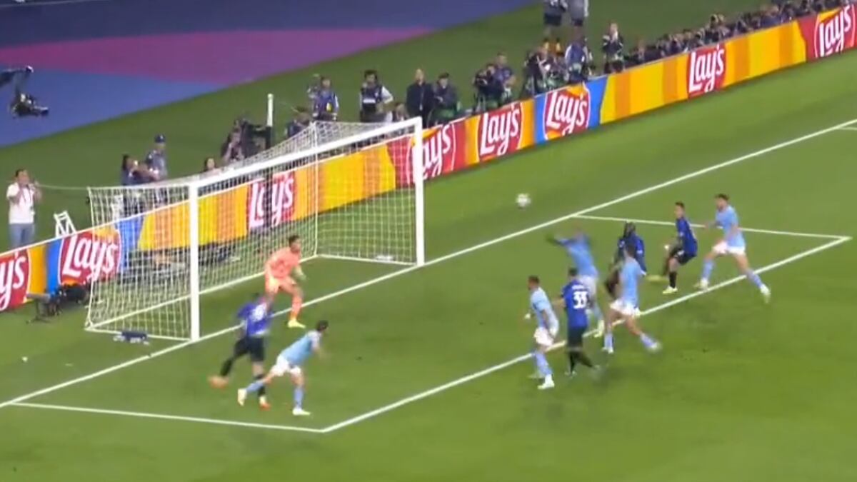El insólito gol errado por Romelu Lukaku, jugador de Inter de Milán.