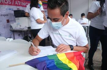 “Compermisa”: IMSS realizó pruebas gratis de VIH en la marcha del Orgullo LGBTTTIQ+