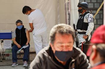 Vacunación de adultos mayores seguirá en Tláhuac, Xochimilco e Iztacalco a partir del miércoles