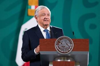 AMLO ve "pequeños rebrotes" de covid pese a récord de la tercera ola