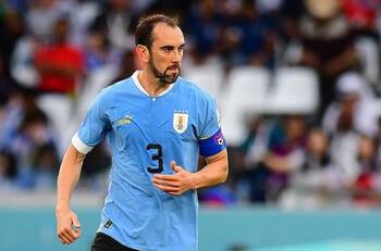 Diego Godín se retira del fútbol después de 20 años de carrera