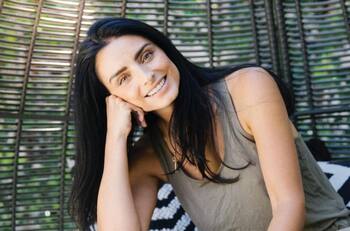 Aislinn Derbez confiesa por qué abandonó las grabaciones de la serie "De viaje con los Derbez"