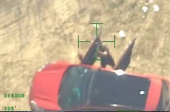 VIDEO | Sicario mexicano apuntó con una AK-47 a helicóptero de seguridad de Estados Unidos