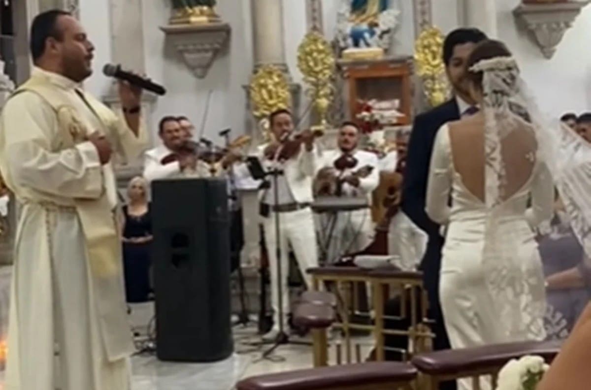 VIDEO | Sacerdote canta "Mi razón de ser" de la Banda Ms en boda y se hace viral